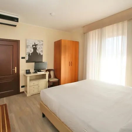 Veronello Hotel 3*