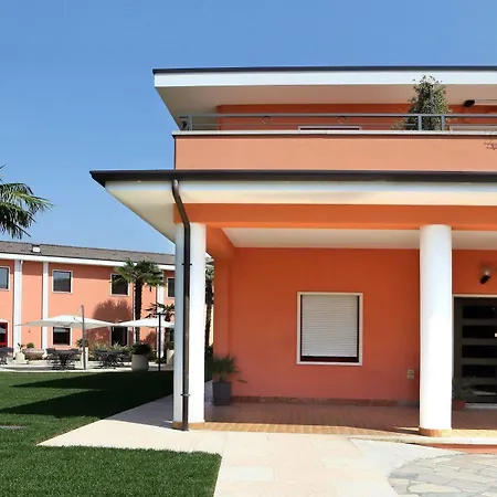 Veronello Hotel 3*