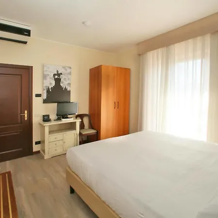 Veronello Hotel 3*
